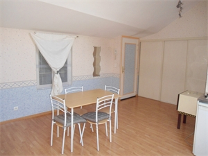 studio à la location -   10200  BAR SUR AUBE, surface 32 m2 location studio - UBI472502804